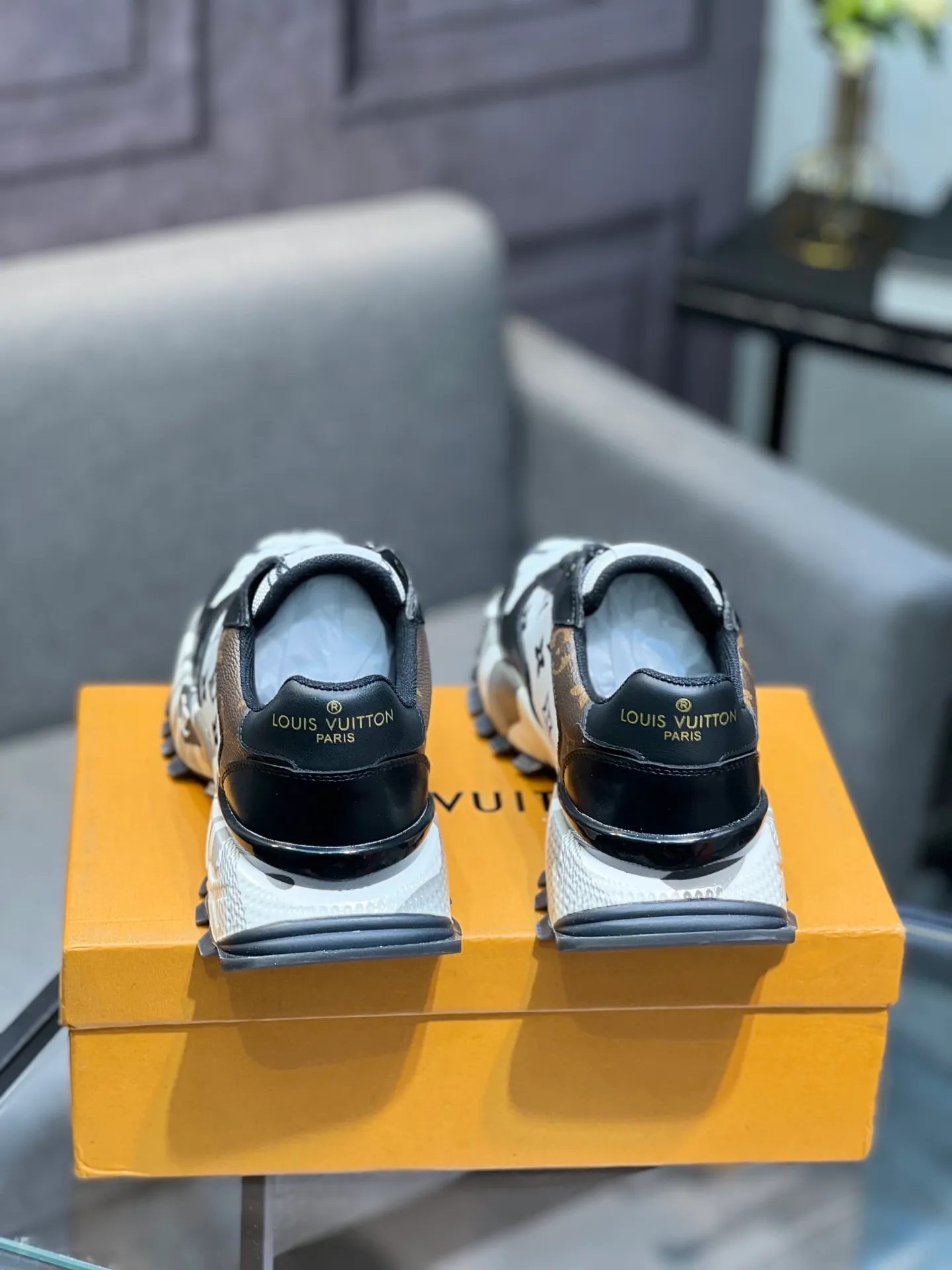 Men's shoes 💰440 [Lv] The latest casual men's shoes, high-quality workmanship, uppers made of cowhide, genuine leather insoles, fashionable rubber outsole, casual and fashionable, high-end quality, code number: 38-44. 45 can be customized and cannot be returned!